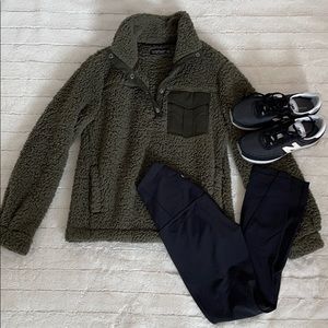 Abercrombie & Fitch Half-Zip Sherpa Sweatshirt